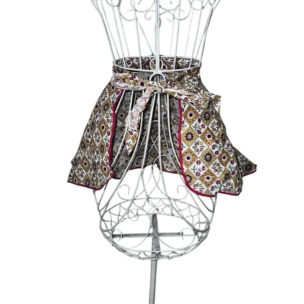 NEW WITH TAGS Womens Half VINTAGE Apron Handmade in an Alluring Retro Style Pock